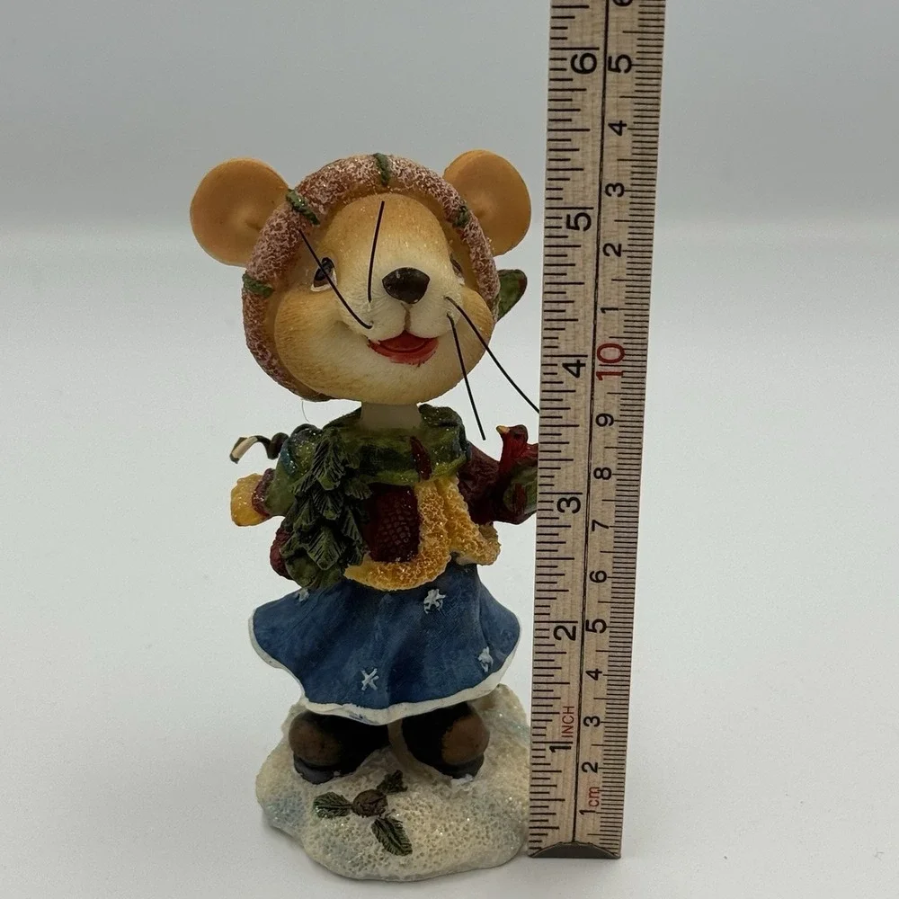 VTG Christmas Mouse Bobble Head Figurine, Holiday Decor, Cute Resin Collectible!